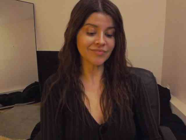 AryaJoliee