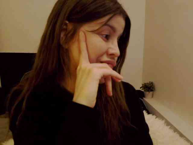 AryaNoiree webcam