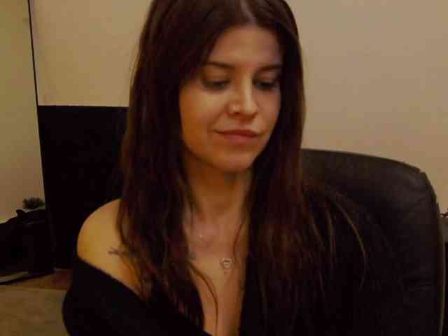 AryaJoliee webcam