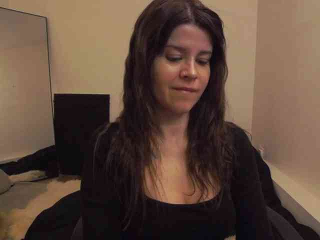 AryaJoliee