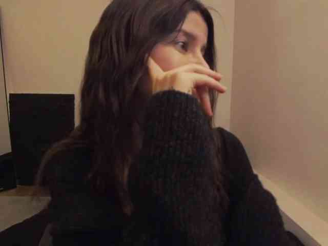 AryaJoliee