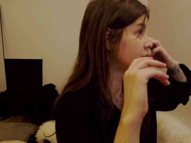 AryaJoliee