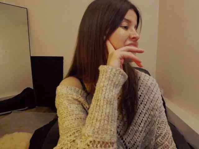 AryaJoliee