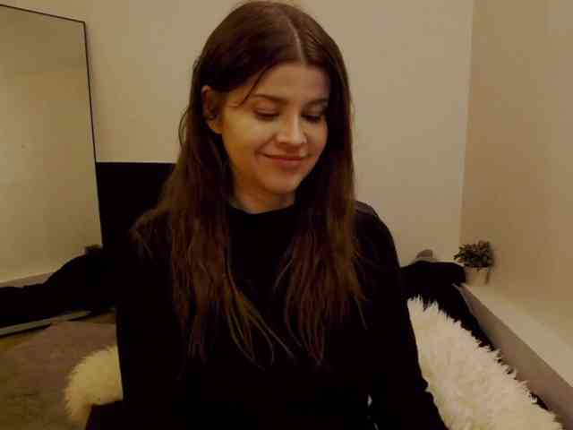 AryaNoiree webcam