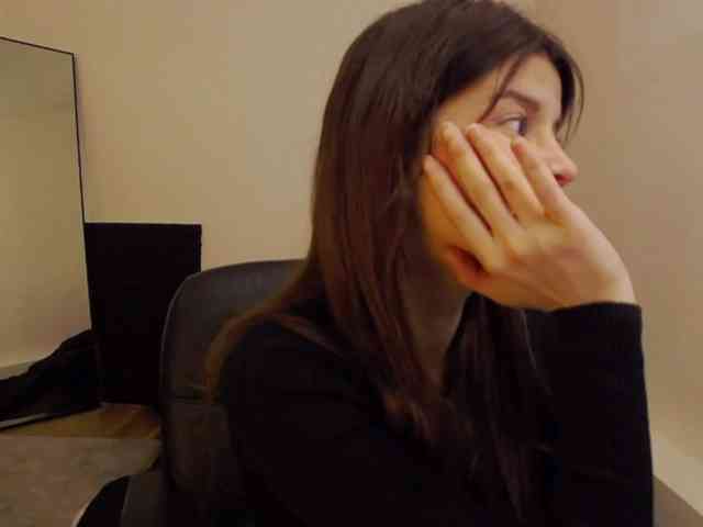 AryaJoliee webcam