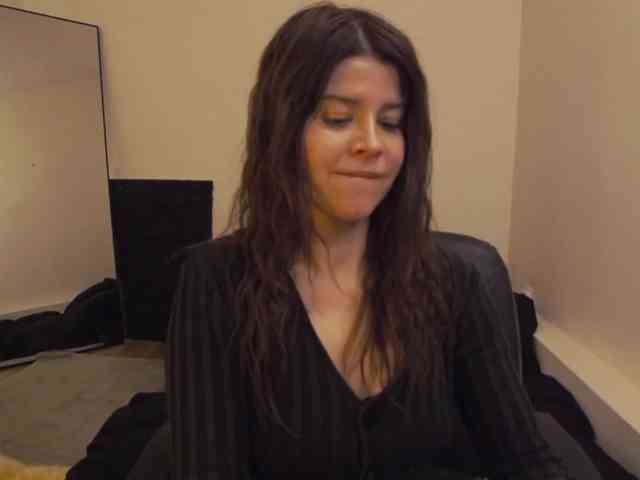 AryaJoliee