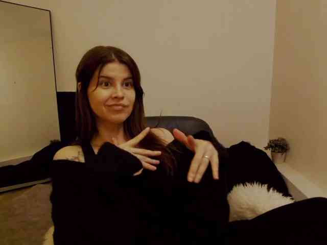AryaJoliee