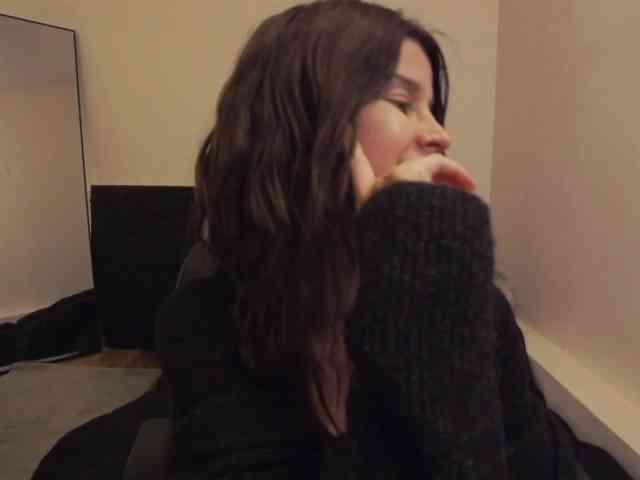 AryaJoliee
