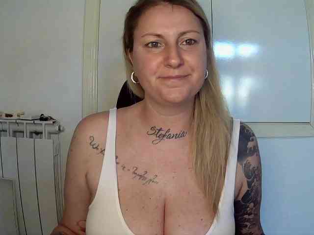 MilfVanitty webcam