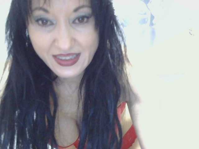 MilfSindy, 44 y/o - Live Cam on BongaCams