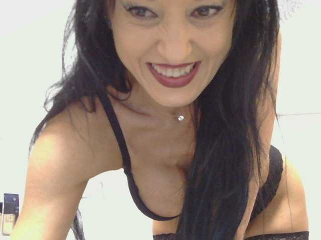 MilfSindy live cam on BongaCams