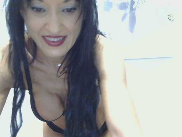 MilfSindy live cam on BongaCams