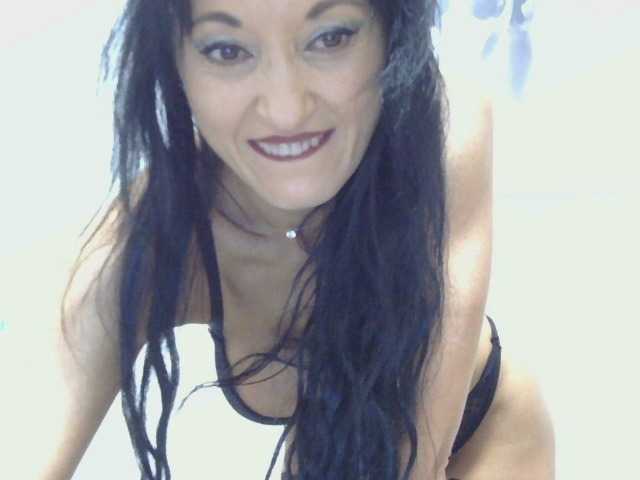 MilfSindy live cam on BongaCams