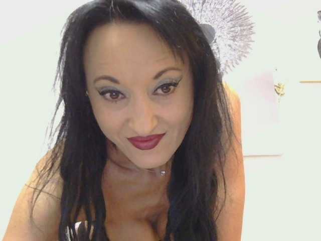 MilfSindy live cam on BongaCams