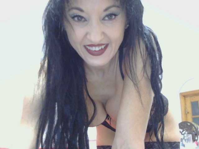 MilfSindy live cam preview