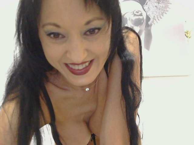 MilfSindy webcam bongacams model stream image