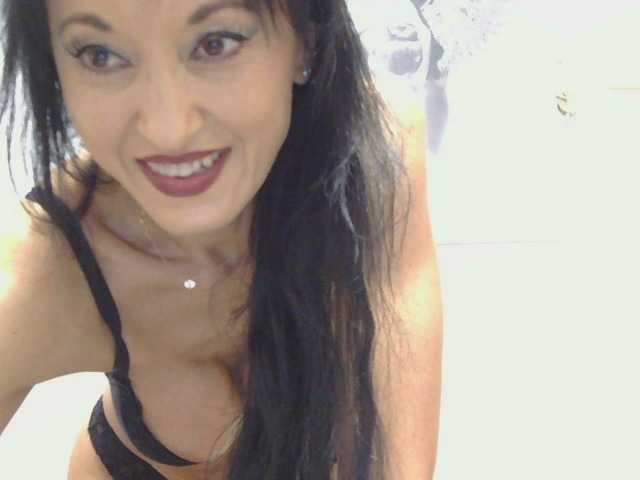 MilfSindy live cam on BongaCams