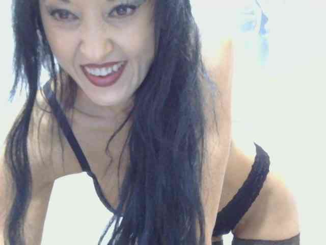MilfSindy webcam
