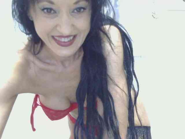 MilfSindy webcam