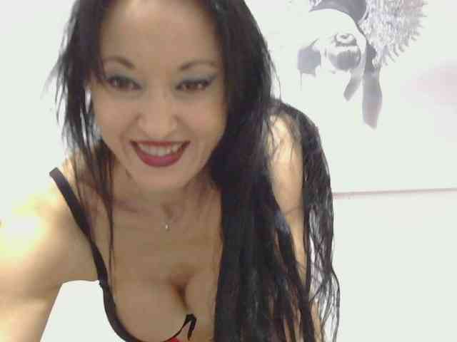 MilfSindy webcam