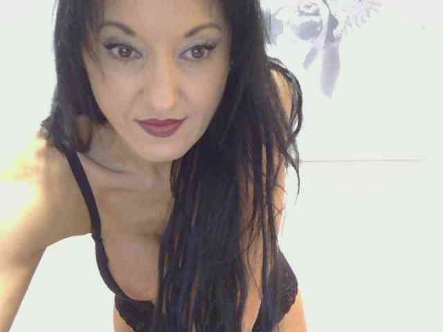 MilfSindy webcam