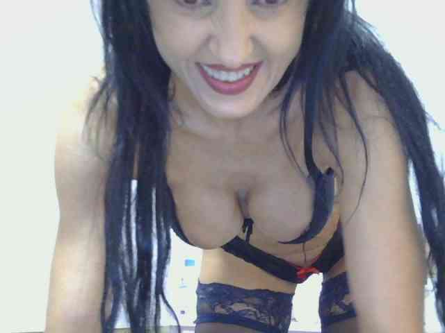 MilfSindy webcam