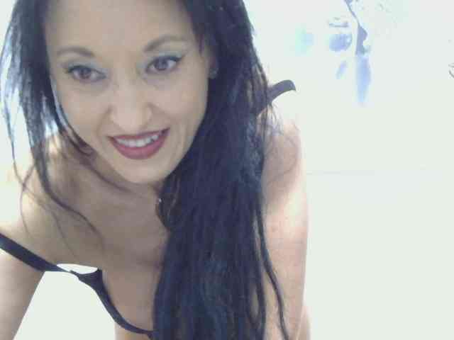 MilfSindy webcam