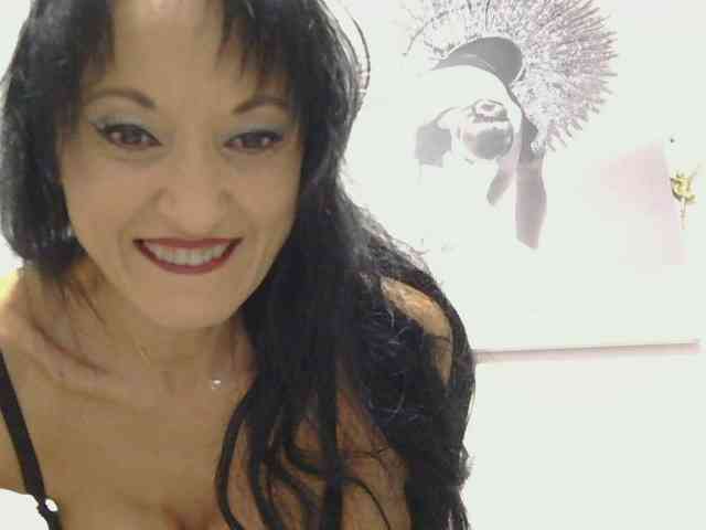 MilfSindy webcam