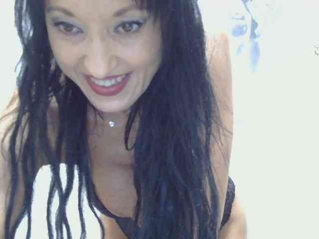 MilfSindy webcam
