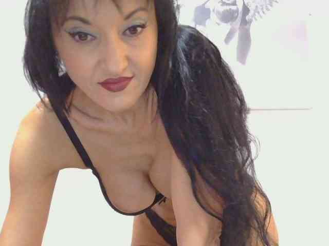 MilfSindy webcam