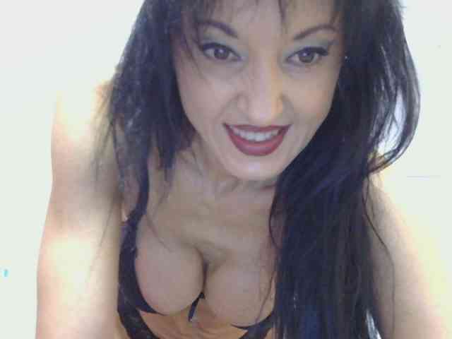MilfSindy webcam