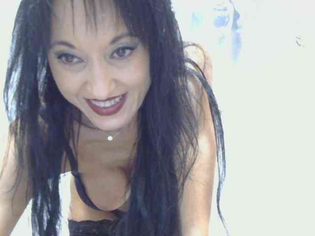 MilfSindy webcam