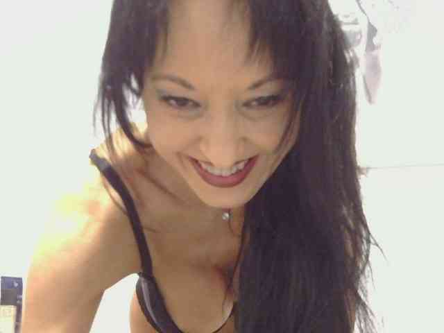 MilfSindy webcam