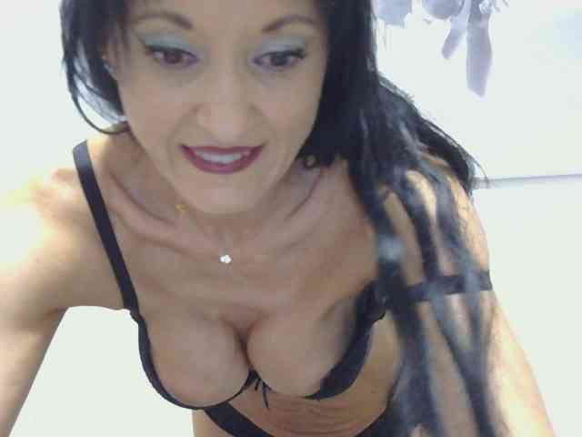 MilfSindy webcam