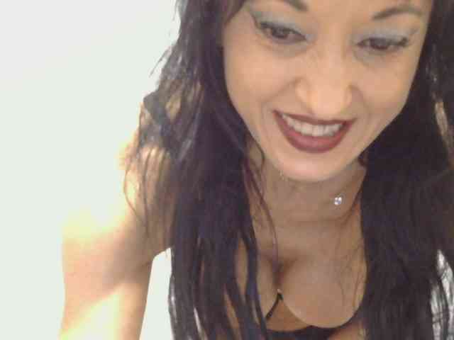 MilfSindy webcam