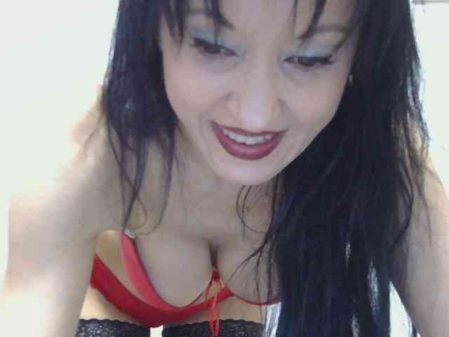 MilfSindy webcam