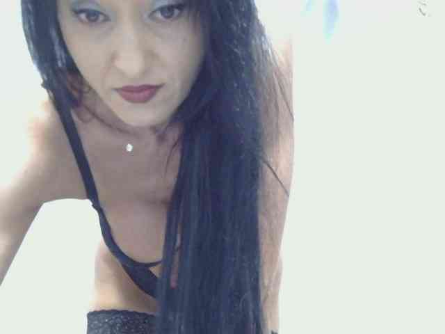 MilfSindy webcam