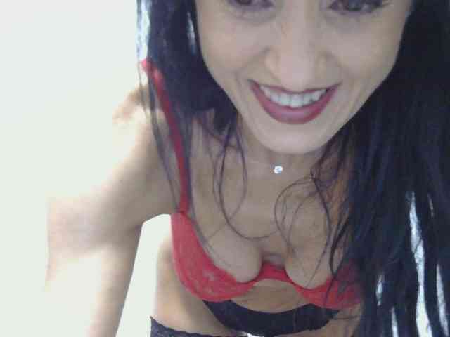 MilfSindy webcam