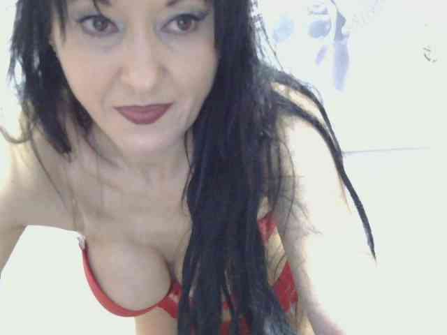 MilfSindy webcam