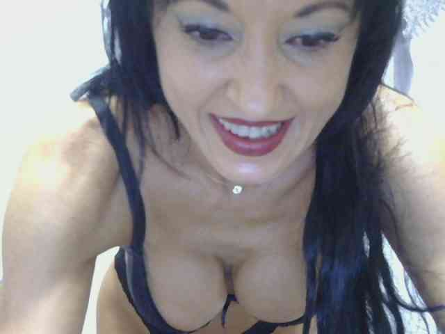 MilfSindy webcam