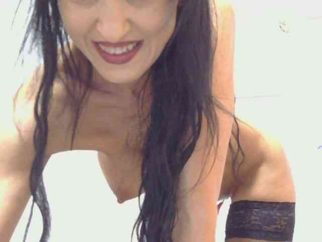 MilfSindy webcam
