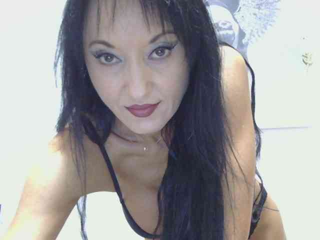 MilfSindy webcam