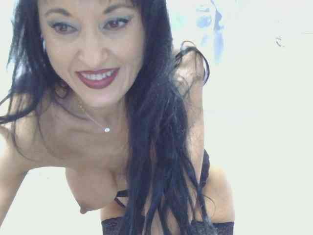 MilfSindy webcam
