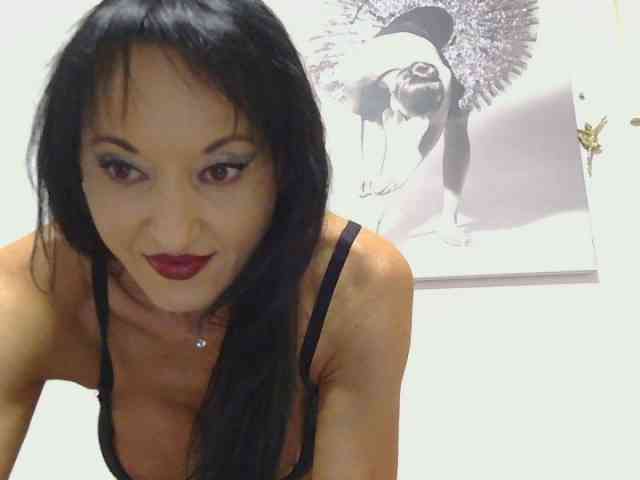 MilfSindy webcam