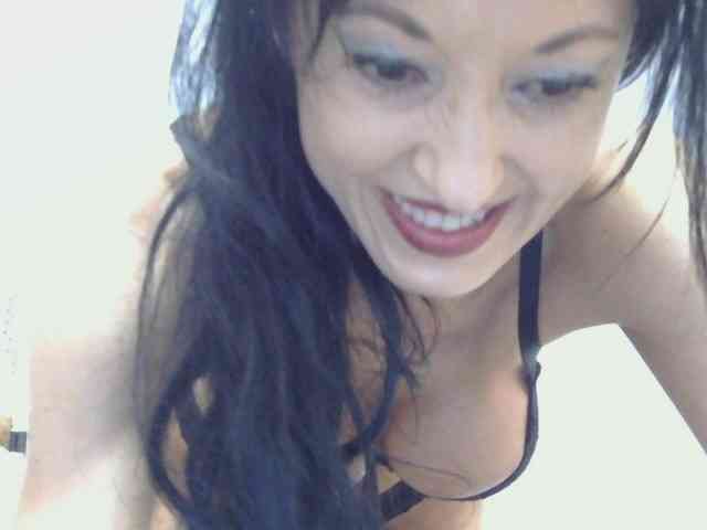 MilfSindy webcam