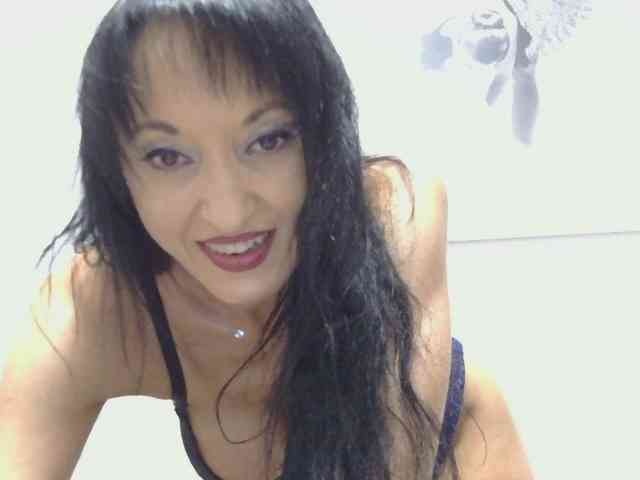MilfSindy webcam