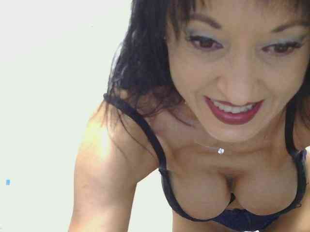 MilfSindy webcam