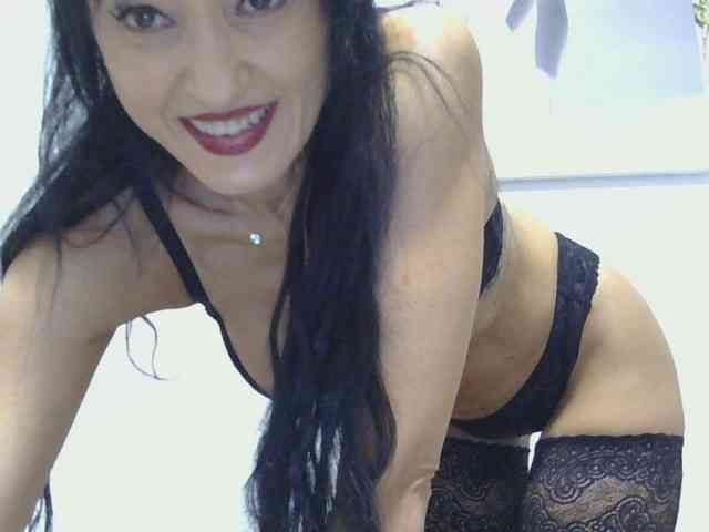 MilfSindy webcam