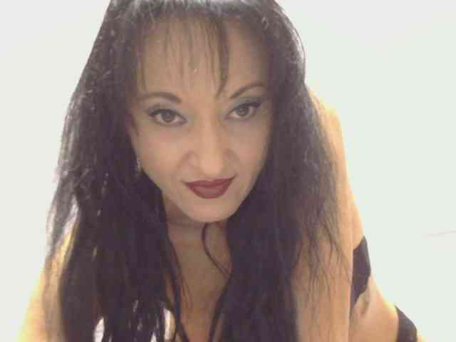 MilfSindy webcam