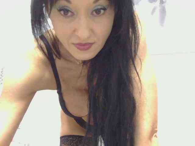 MilfSindy webcam